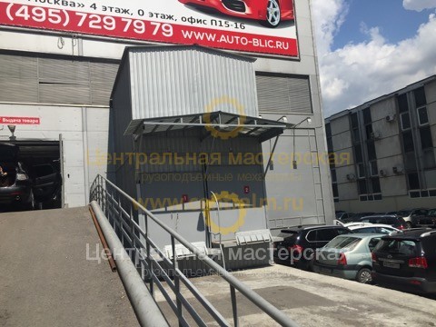 Два спаренных шахтных подъемника с автоматическими доклевеллерами