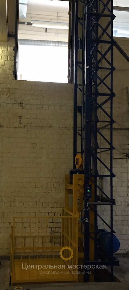 Консольный подъемник на 1000 кг, внутри помещения - Вертикальный подъемник